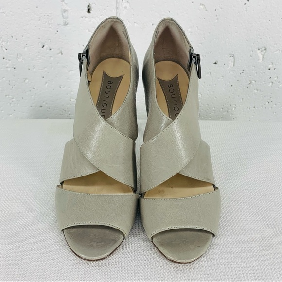 Boutique 9 size 7.5 Thomsina Gray Leather 4.5 inch Heels - Picture 1 of 16
